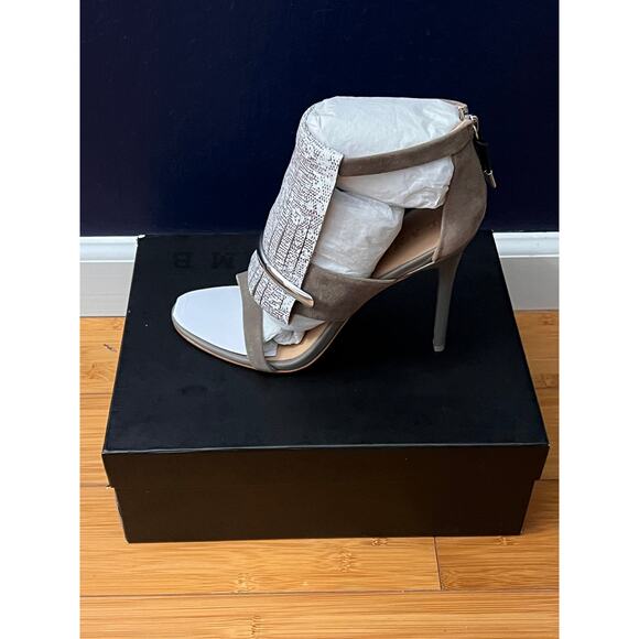 L. A. M. B. Women's Media Dress Sandal, Beige/White - 10 M (US): NEVER WORN - Picture 2 of 3